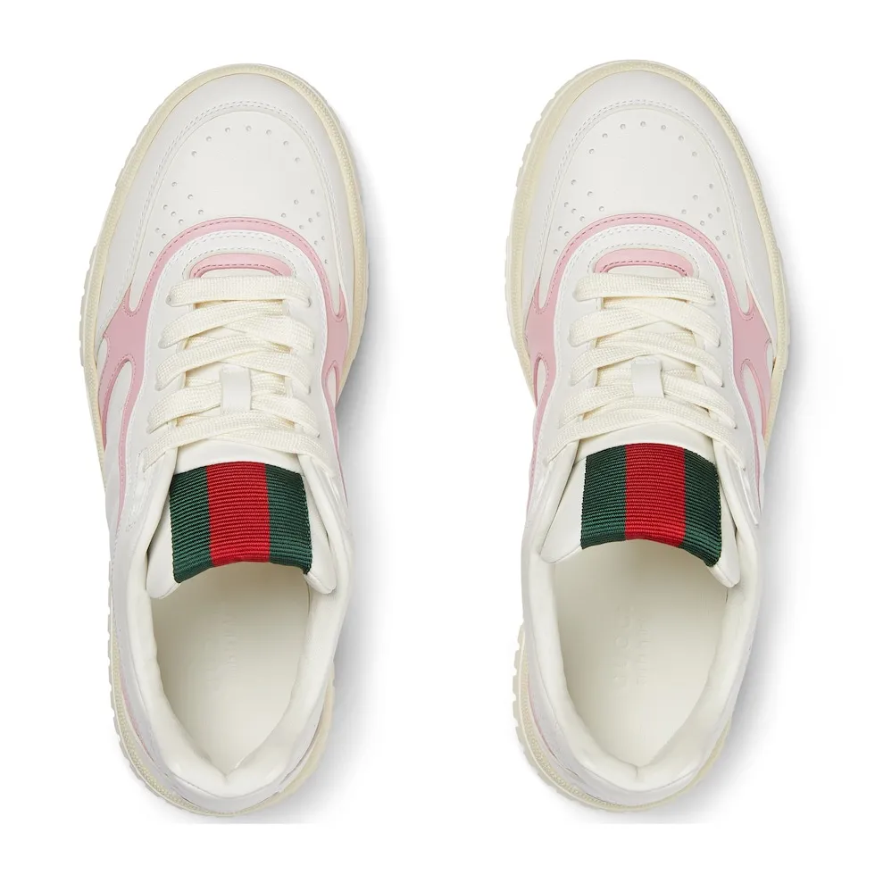 p480 Men's Men's Shoes Gucc*Gucci Re-Web series👫Couple's webbed leather sneakers, as the first sneakers created by Sabato De Sarno for Gucci, the Re-Web series reinterprets the brand's classic stripes, and sets off the modern silhouette design with bold and unique details. This shoe is crafted from iconic classic GG canvas and white leather. This new sneaker is ingeniously decorated with many of the brand's classic details, and is equipped with a bright red and green webbing tongue, which will make people fall in love at first sight. Yuan Size: Female 35-40 Male 39-44 (can be customized to 45, 46